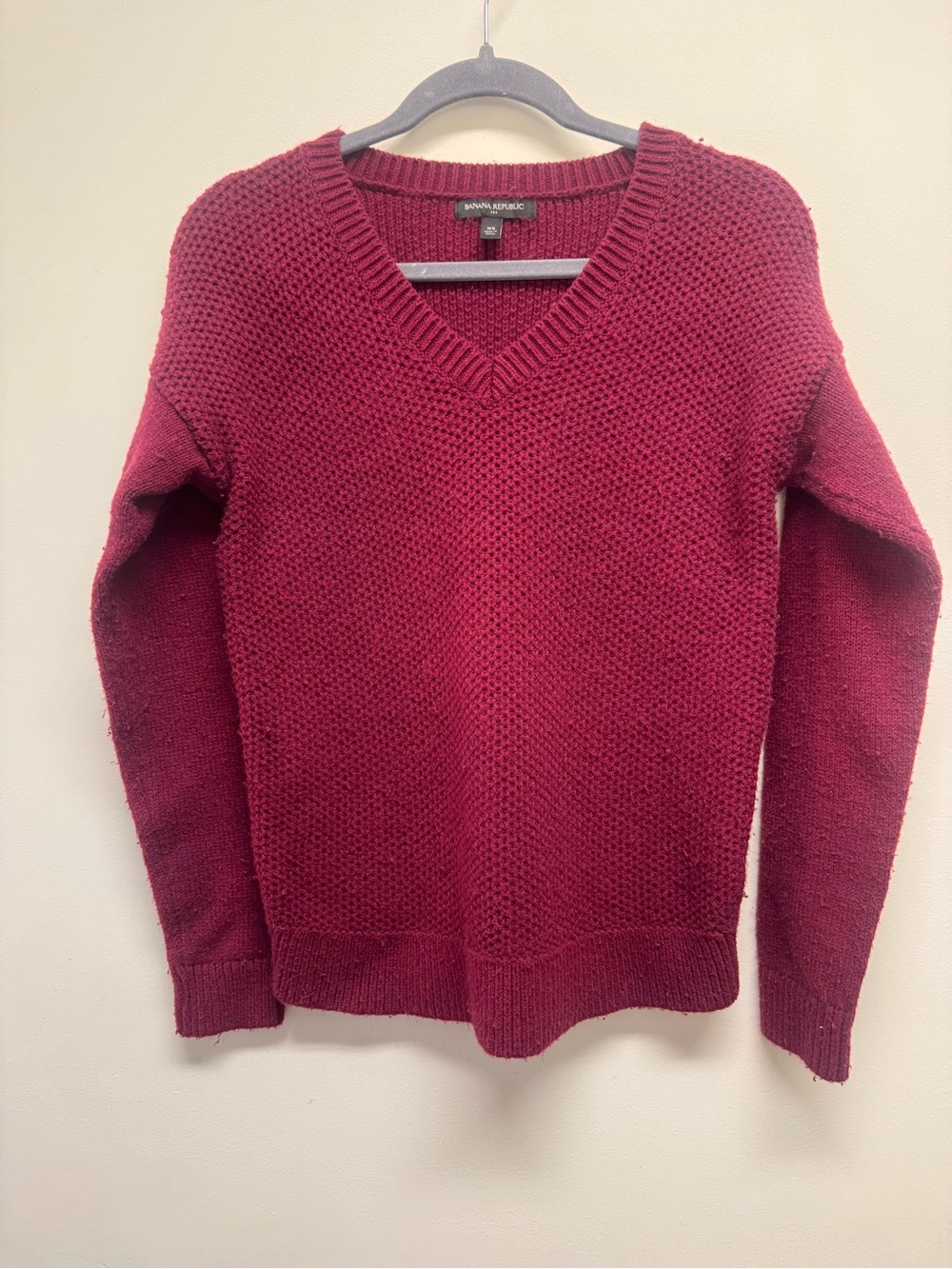 Banana Republic V-Neck Cotton Wool Blend Knit Sweater Burgundy EUC Size XS